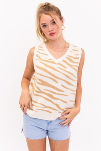tiger-print-sweater-vest-beige-46211baa_l.thumb.jpg.8f6e413422fdd73d3fd08e9fccb96047.jpg