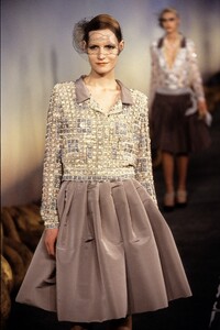 031-chanel-spring-2001-couture-details-CN10010860-kirsten-owen.jpg