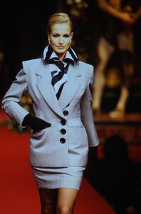 1128310216_DiorHCFall1994(2).thumb.jpg.2501b72834f0d843ae1a5edfeee4ade9.jpg