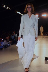 1218341269_galliano-ss-1990(2).thumb.jpg.3513ac04cf90a2473c3ae03090946ab7.jpg