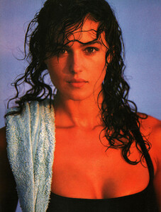 14-ELLEITaug88-m.MonicaBelliucciNinaCeynowa-ph_Unk.thumb.jpg.7ca86638570de179ec9ea38f1f9b335e.jpg