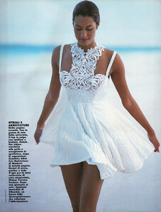14-ELLEITaug94-m.YasmeenGhauri-ph.MarcoGlaviano.thumb.jpg.49c9dbb75002c77d2a195683b10709f3.jpg
