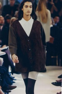 1548942402_PradaRTW-FallWinter1990(3).thumb.jpeg.bb14e2bb53cd3eae62fda94bf47af00a.jpeg