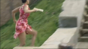 Inside Die Another Day - Making of-00.21.40.935.png