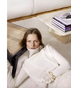 Donna - 12.2021_de-page-004.jpg