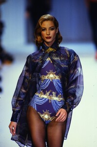 1883233989_chloe-fw-1992(3).thumb.jpg.95abc1870d763d80d9f9a6c017ad6508.jpg