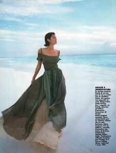 19-ELLEITaug94-m.YasmeenGhauri-ph.MarcoGlaviano.thumb.jpg.2a20246164435c7695761b5d90bcb24b.jpg