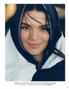 2021-12-01_Vogue_Magazin_Deutschland-page-004.jpg