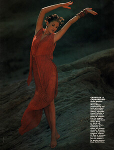 24-ELLEITaug94-m.DanaDouglas-ph.HansFeurer.thumb.jpg.212100069d46d2b6b57a31959df52230.jpg