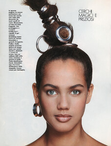 26-ELLEITfeb89-m.KellyDirstineAngieNatalyCoualy-ph.OlivieroToscani.thumb.jpg.bc4e6b80165b6d2b10969afa743d8835.jpg