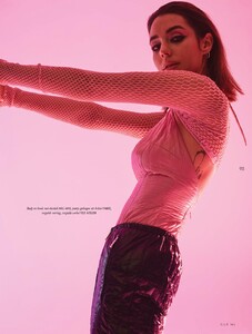 2021-12-01 Elle Netherlands-page-012.jpg