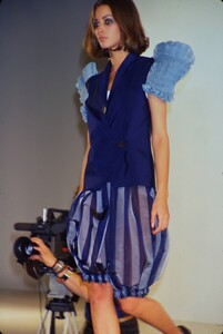 489220240_galliano-ss-1990(4).thumb.jpg.e73f858286cbf34f1d2e76b3e8736ed0.jpg