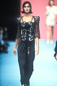 66682572_ChristianLacroix1995WomenRTW112.thumb.jpg.b3740bdab85779edc4e9a1acc527f0ac.jpg
