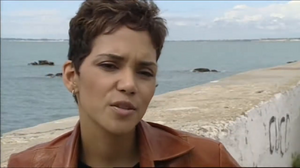 Inside Die Another Day - Making of-00.21.21.930.png