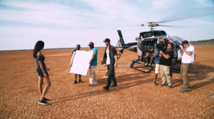 995448945_EnriqueIglesias-DUELEELCORAZONfeat.Wisin(BehindTheScenes)-00_01_24_929.thumb.png.b95137007a78cf1ef4427ec843c354fe.png
