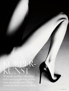 Hassett_Vogue_Germany_April_2013_02.thumb.jpg.ac5467198f0b23082454b5957578e9c1.jpg
