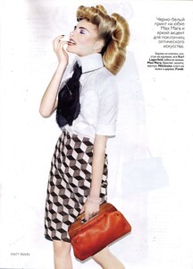 Irwin_Vogue_Russia_May_2010_04.thumb.jpg.6a30de43d13d78a4f1bcb7ef8bed215a.jpg