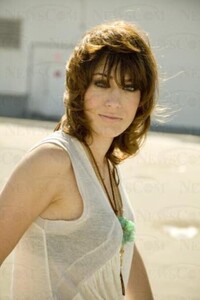 Lizzy_Caplan_031.jpg