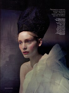 Roversi_Vogue_Russia_May_2010_08.thumb.jpg.888b5e3bf38cb415fea4ee5fa6fbf80c.jpg