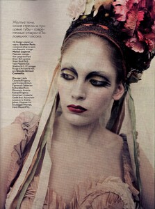 Roversi_Vogue_Russia_May_2010_10.thumb.jpg.2d77a3d3e6b67f86a200547ca5695c3d.jpg