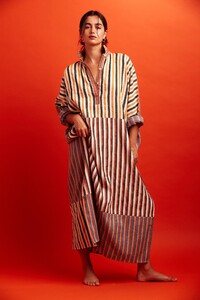 caftan_retouched.thumb.jpg.d76c796f3bf4be2a99ee3f1bcc73f55e.jpg