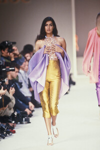 chloe-ss-1991-3.thumb.jpg.d0b4a0714496617d948885c160ca6400.jpg