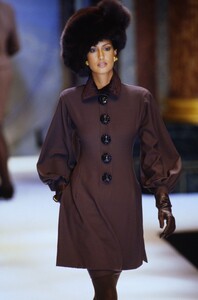 dior-hc-fw-1993.thumb.jpg.797ea5d5792180c467e25f24c8458358.jpg