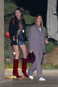 hailey-bieber-and-kendall-jenner-at-nobu-in-malibu-10-16-2021-2.jpg
