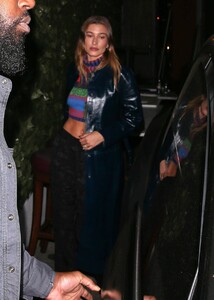 hailey-rhode-bieber-craig-s-in-west-hollywood-11-19-2021-1.jpg