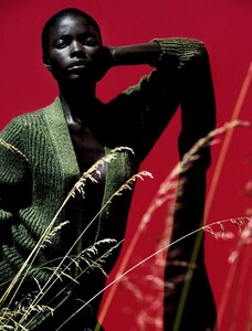 jeneil-williams-by-julia-noni-for-vogue-germany-september-2013-7.thumb.jpg.bf1e712e1a4c0ad32ebf23753618969b.jpg
