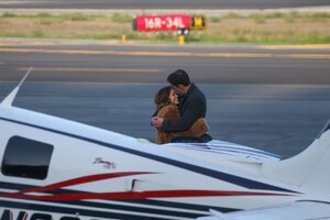 jennifer-lopez-and-ben-affleck-airport-in-la-11-07-2021-0.jpg