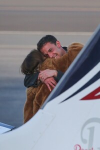 jennifer-lopez-and-ben-affleck-airport-in-la-11-07-2021-6.jpg