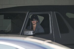 kendall-jenner-takes-her-g-wagon-out-for-a-drive-in-beverly-hills-11-02-2021-2.jpg