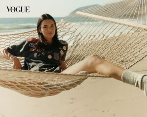kendall-jenner-vogue-germany-december-2021-3.jpg