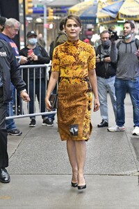 keri-russell-at-gma-in-new-york-10-25-2021-3.thumb.jpg.fd11f0701f3d8f6456843e9de3096d38.jpg