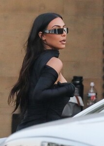 kim-kardashian-at-nobu-in-malibu-09-07-2021-9.jpg