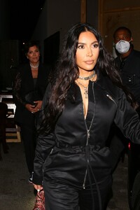 kim-kardashian-craig-s-in-west-hollywood-06-04-2021-3.jpg