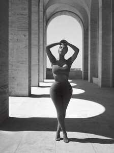 kim-kardashian-wsj-magazine-november-2021-2.jpg