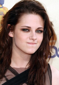kristen-stewart_370.jpg