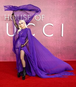 lady-gaga-house-of-gucci-premiere-in-london-11-09-2021-22.jpg
