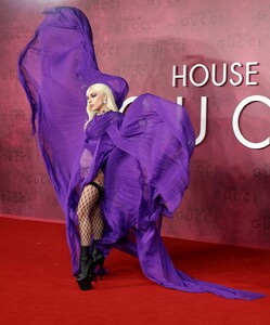 lady-gaga-house-of-gucci-premiere-in-london-11-09-2021-5.jpg