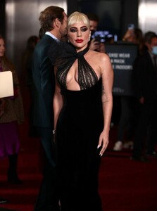 lady-gaga-house-of-gucci-premiere-in-new-york-5.jpg