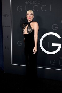 lady-gaga-house-of-gucci-premiere-in-new-york-8.jpg
