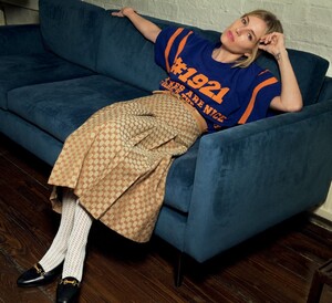 sienna-miller-l-officiel-us-spring-2021-7.jpg