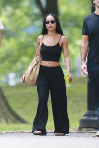 zoe-kravitz-and-channing-tatum-out-at-central-park-08-27-2021-1.jpg