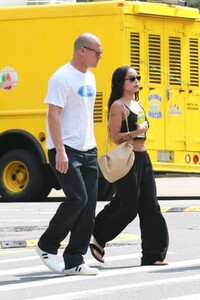 zoe-kravitz-and-channing-tatum-out-at-central-park-08-27-2021-2.jpg