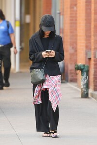 zoe-kravitz-out-and-about-in-new-york-10-21-2021-0.jpg