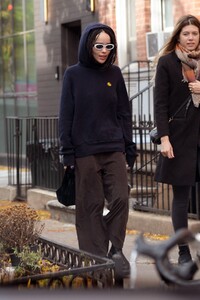 zoe-kravitz-out-for-coffee-near-her-home-in-brooklyn-10-31-2021-0.jpg