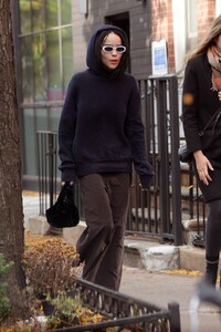 zoe-kravitz-out-for-coffee-near-her-home-in-brooklyn-10-31-2021-4.jpg