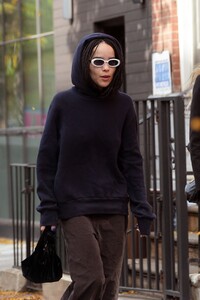 zoe-kravitz-out-for-coffee-near-her-home-in-brooklyn-10-31-2021-5.jpg